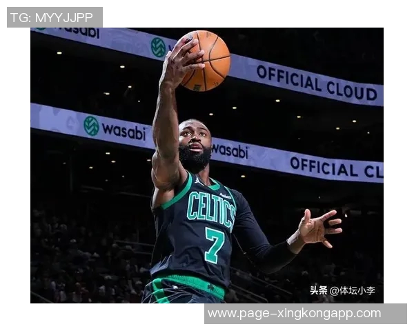 杰伦布朗表现低迷14投6中仅得12分5助攻失误5次正负值惨淡并列最低