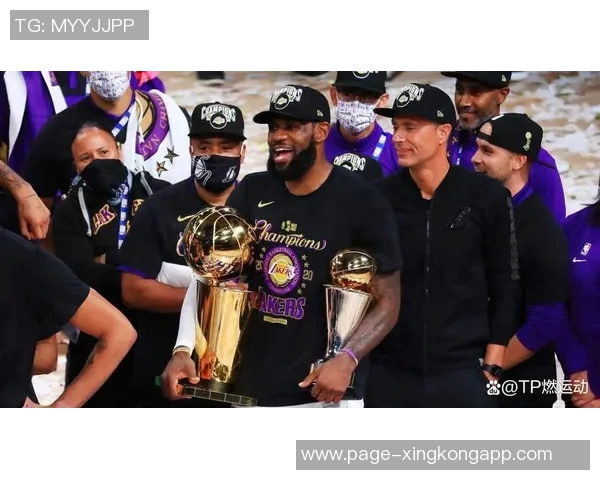 霍华德评近六年夺冠难度湖人最艰难勇士次之雷霆与绿军轻松夺冠 霍华德评近六年夺冠难度湖人最艰难勇士次之雷霆与绿军轻松夺冠