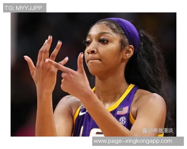 安吉尔里斯分享多伦多48小时美照展现青春活力与时尚魅力